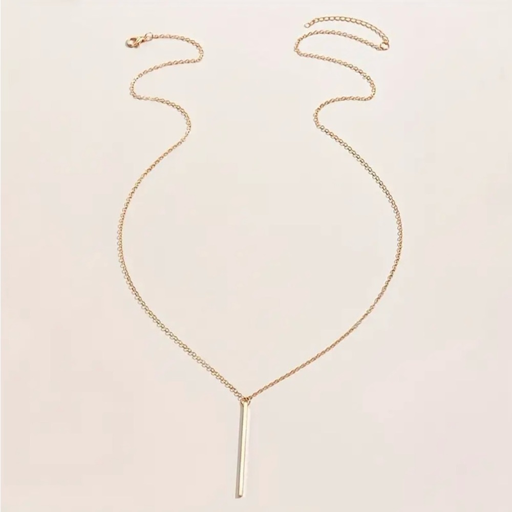 Very stunning and classic long bar necklace